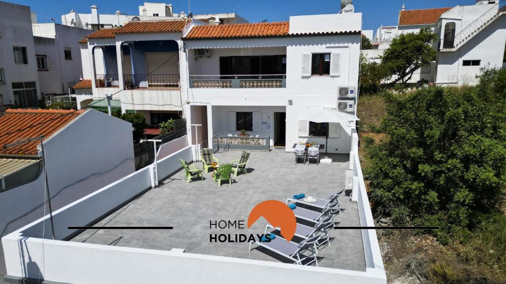 Tòa nhà nơi căn hộ tọa lạc