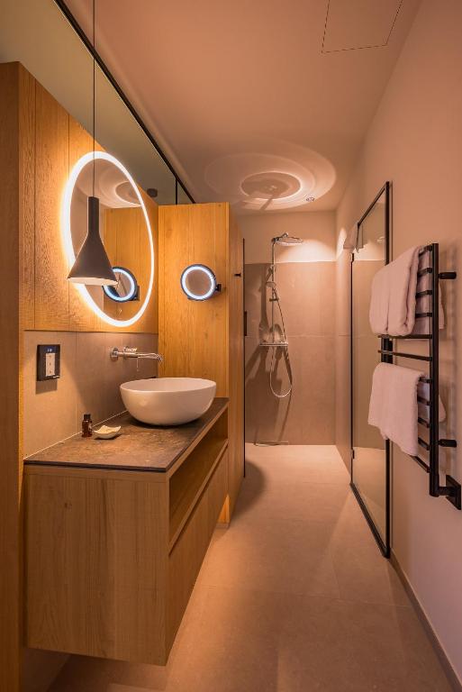 Gutshotel Menterschwaige - Resim 3