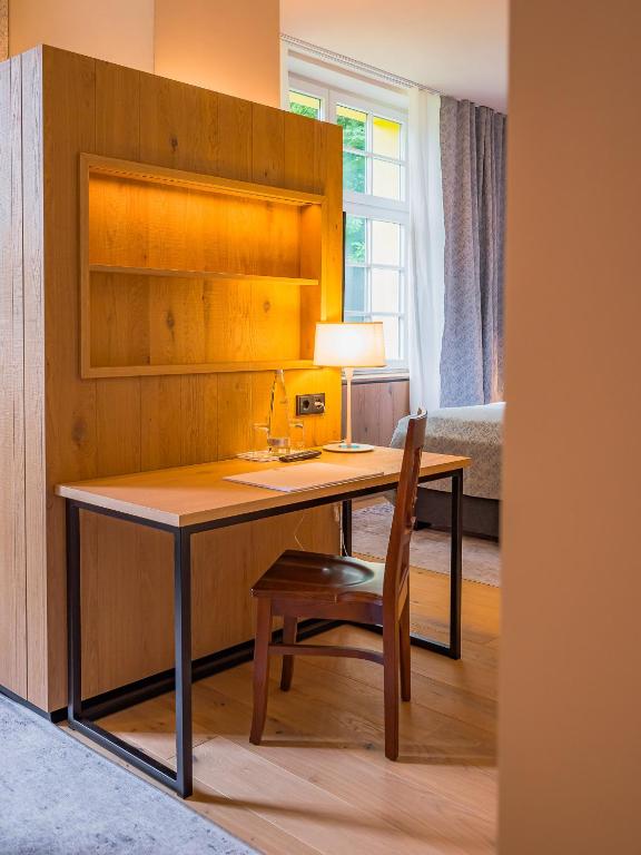 Gutshotel Menterschwaige - Resim 42