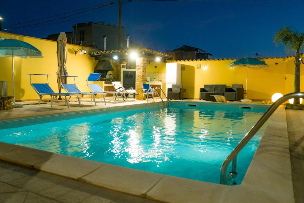 Bazén v ubytování B&B Villa Concordia Vip nebo v jeho okolí