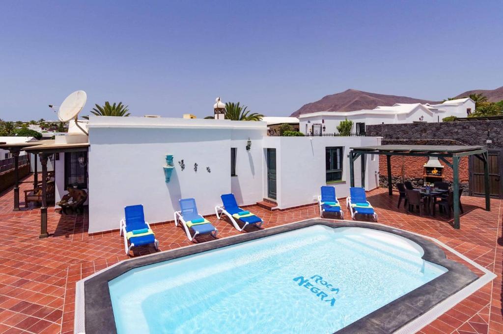Villa Roca Negra by Villa Plus