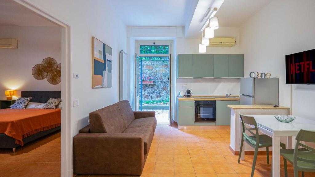 EasyTopStay - San Pietro Apartment with Courtyard