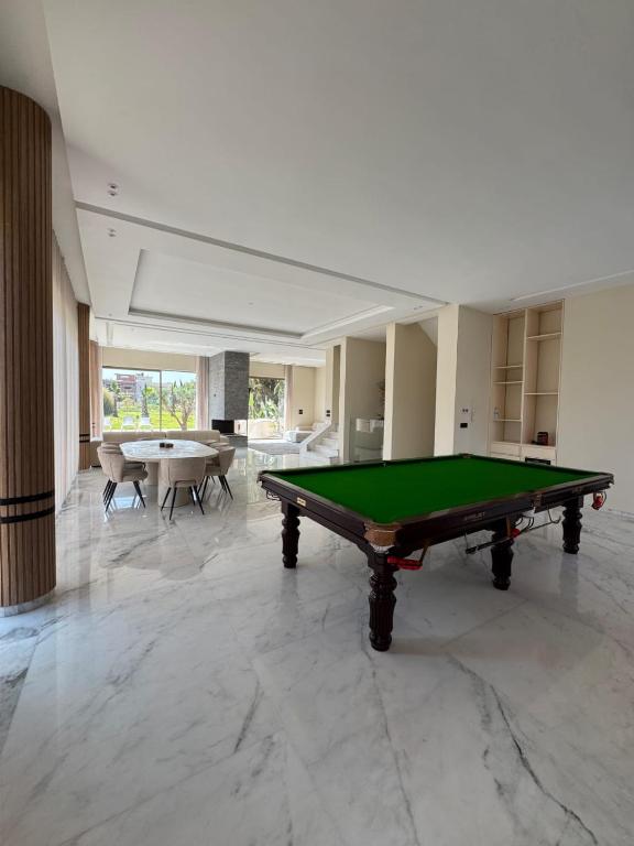 Biliár nebo kulečník v ubytování Villa maymouna