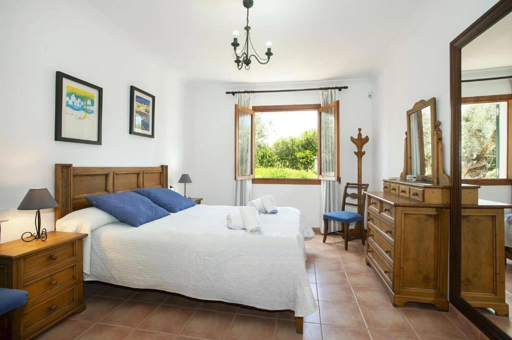 Postel nebo postele na pokoji v ubytování Villa Vidrier I by Villa Plus
