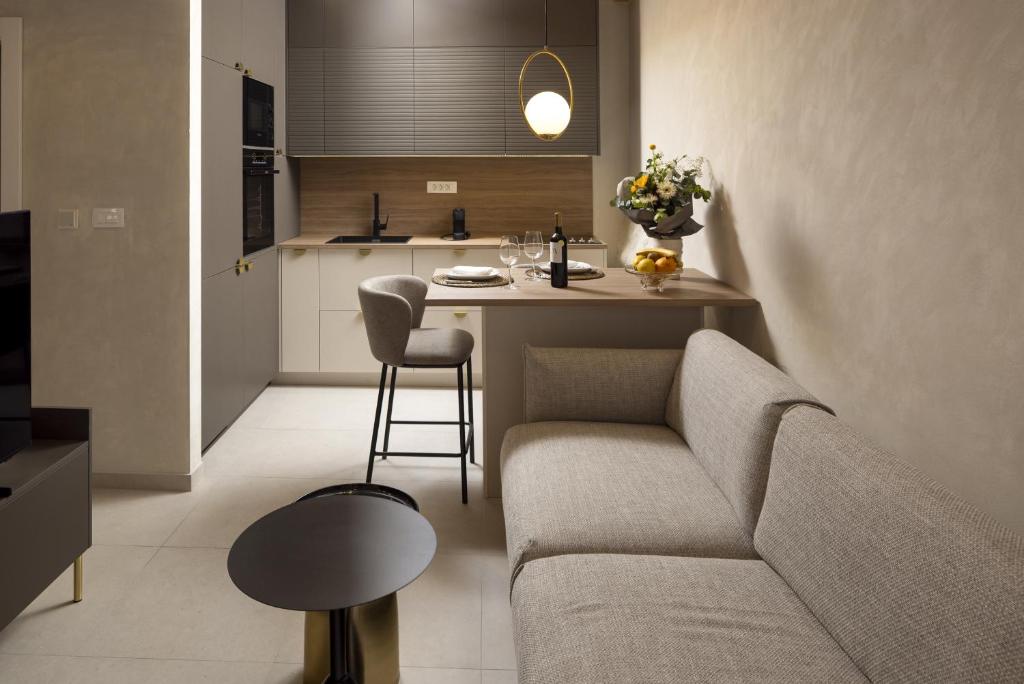 Χώρος καθιστικού στο Villa Maja Aurelia in the centre-Romantic studio