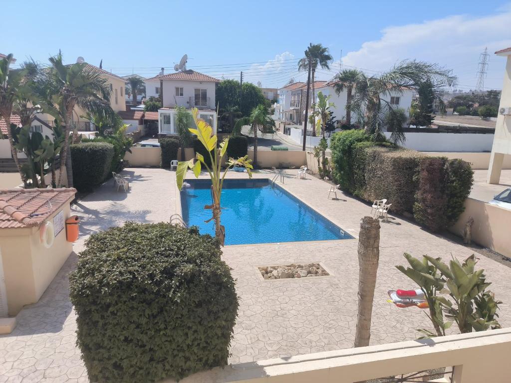 2 Bedroom Penthouse Apartment in Oroklini with Communal Pool