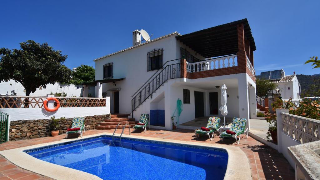 The swimming pool at or close to Casa Carrerilla