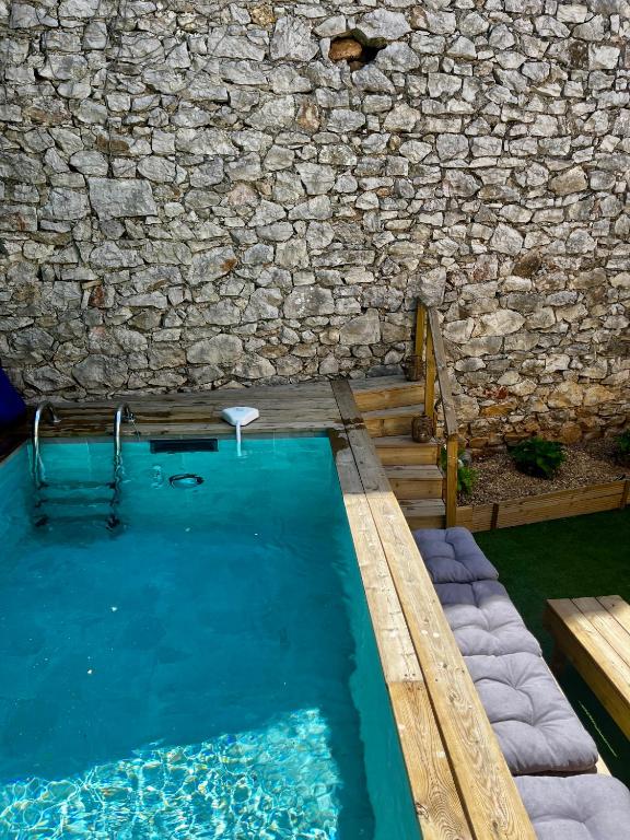 Bazén v ubytovaní Duplex piscine 3 chambres et Clim proche plages alebo v jeho blízkosti