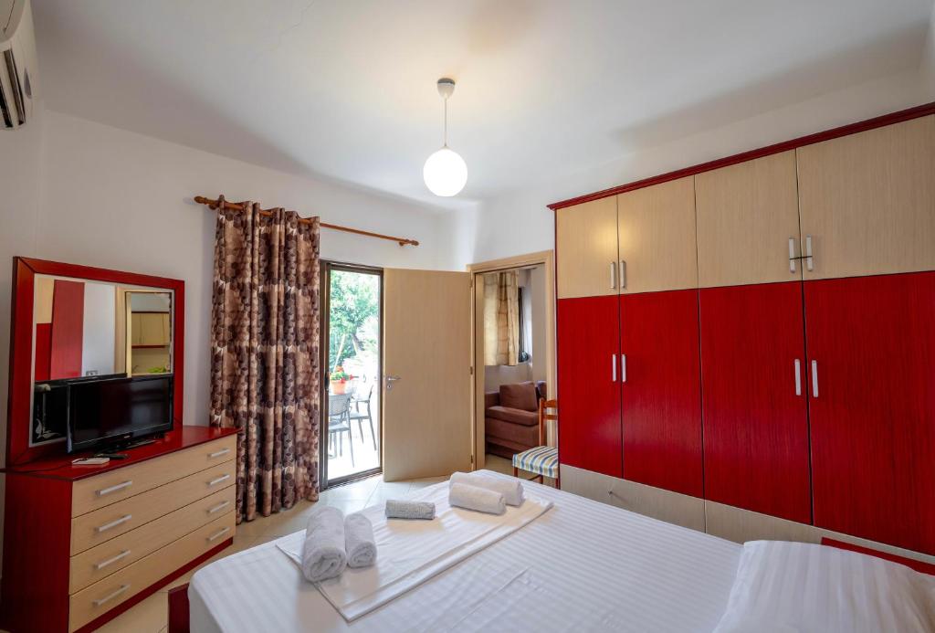 Flower Garden Villa - Apartment Mit Einem Schlafzimmer Mit Balkon