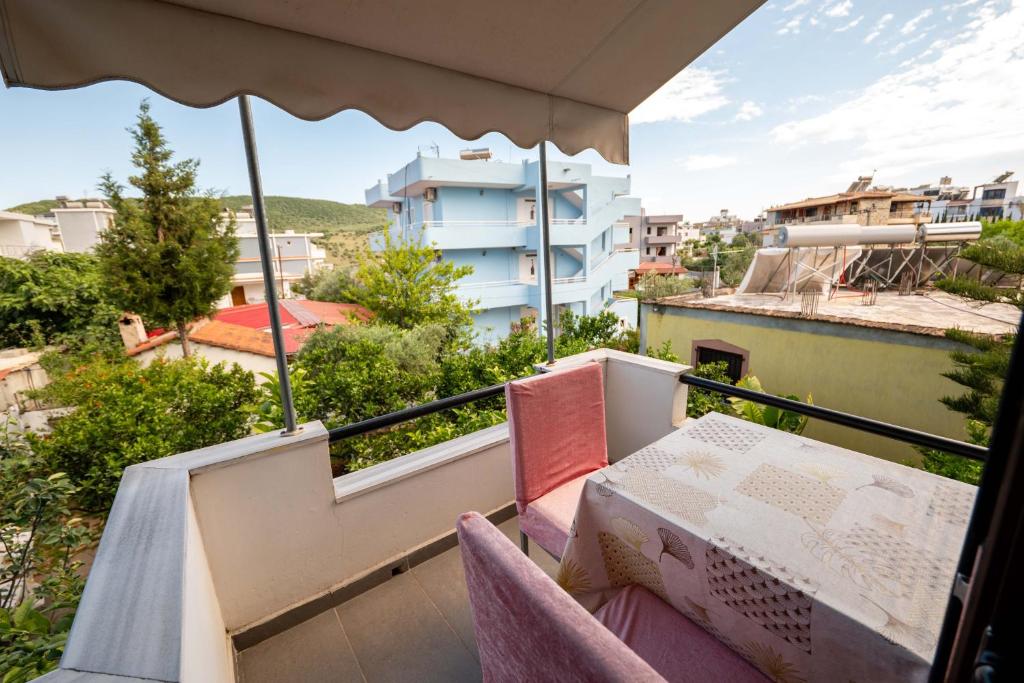 Flower Garden Villa - Studio Mit Balkon