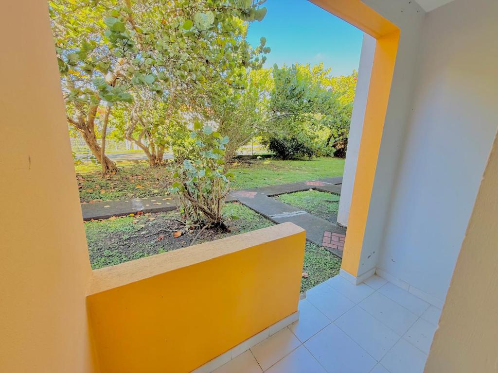 Zahrada ubytování Studio Oasis - Piscine et proche des plages