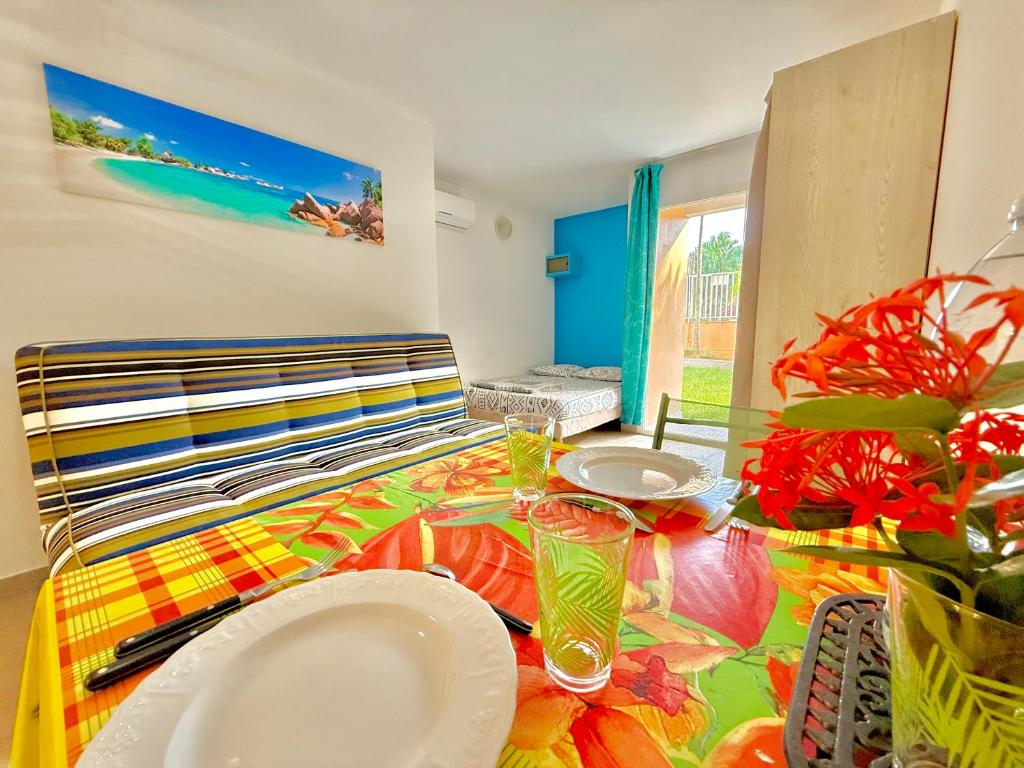Fotografie z fotogalerie ubytování Studio Oasis - Piscine et proche des plages v destinaci Sainte-Anne