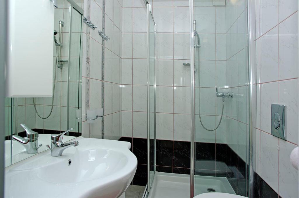 Um banheiro em Foissner Apartments