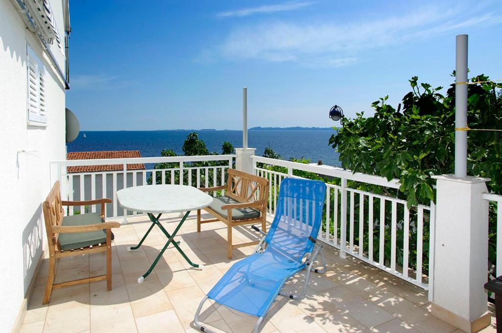 Uma vista do mar tirada do apartamento