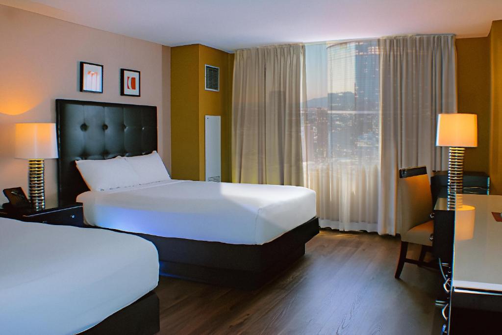 Ein Bett oder Betten in einem Zimmer der Unterkunft Circus Circus Hotel, Casino &amp; Theme Park