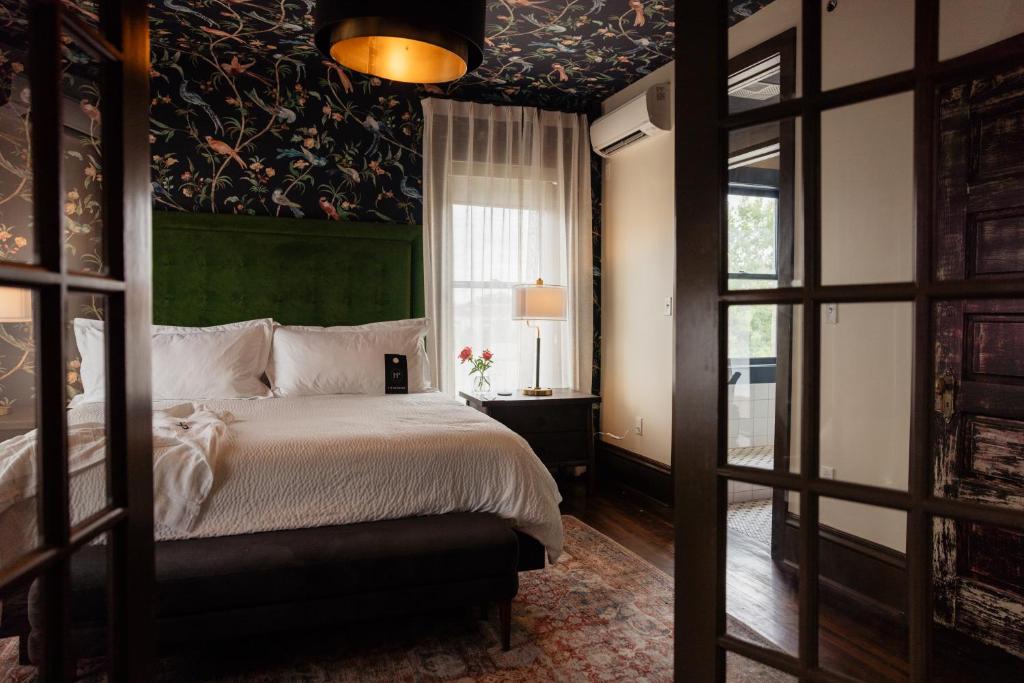 Hotel Pontotoc - Superior King Suite