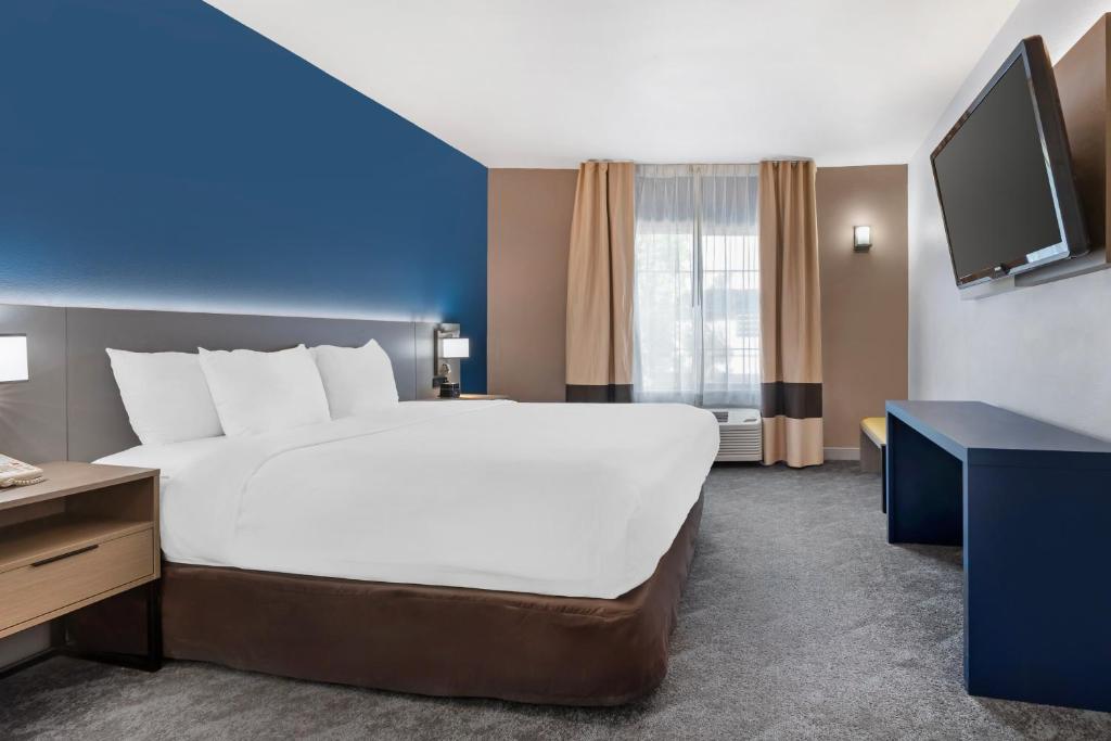 Comfort Inn & Suites Sacramento - University Area photo