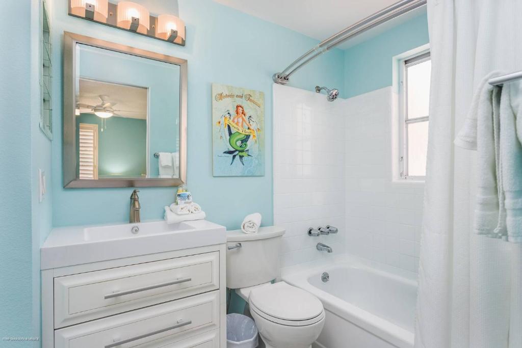 Bagno di Lulu's Crescent Cottages - Entire two unit complex