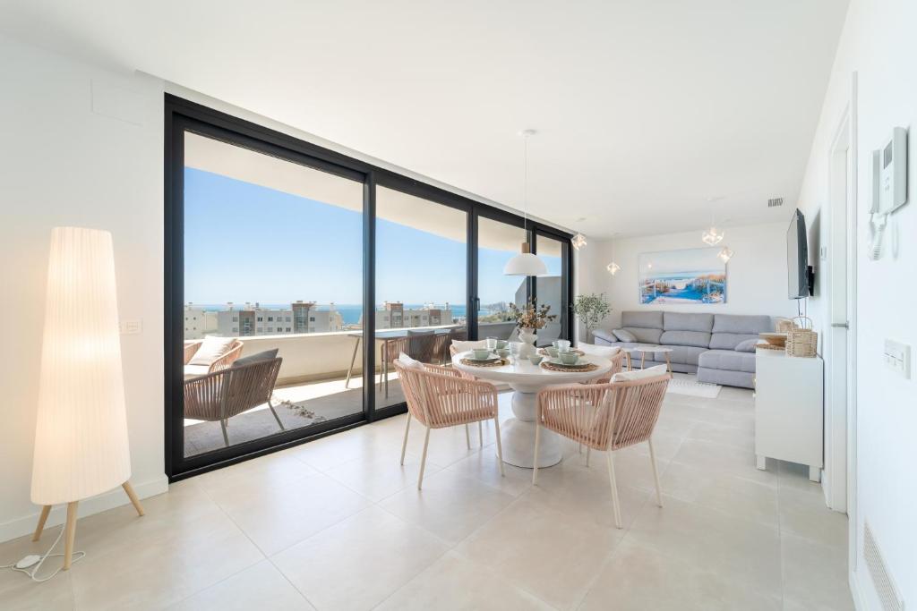 La Casa Solana - Sea Views and Pool, Higueron West, Fuengirola