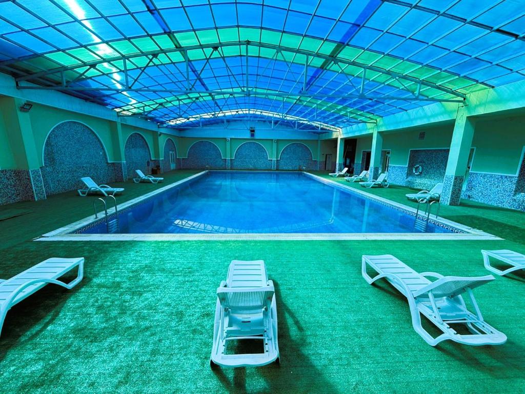 Bazén v ubytování Amazon Hotel - Free Massage nebo v jeho okolí