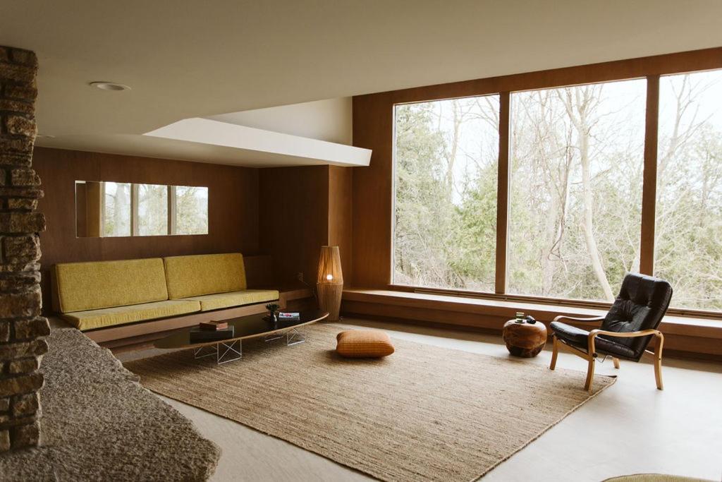 Galeriebild der Unterkunft Frank Lloyd Wright student built riverfront home in Manitowoc