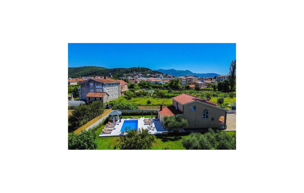 Awesome Home In Metkovic