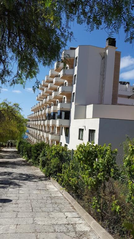 Budova, kde se aparthotel nachází