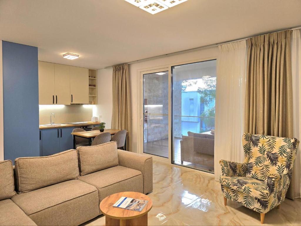 Cozy 2-Bedroom Apartment with Balcony