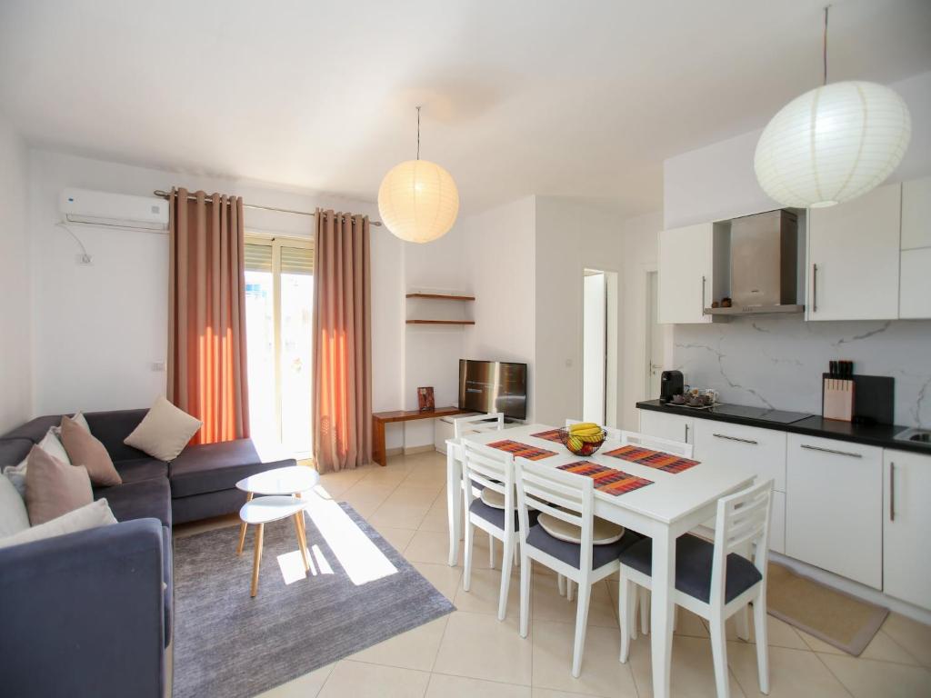 Bright apartment for five guests
