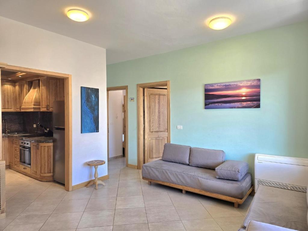 Bright apartment Near Oasis Beach