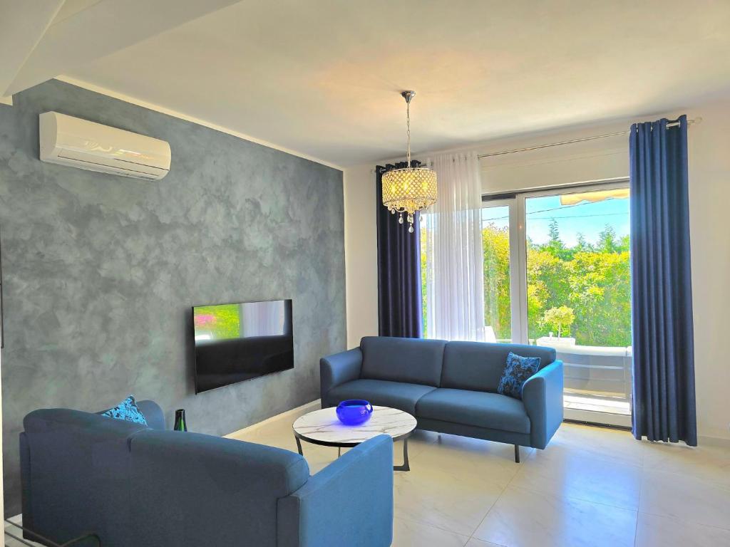 Villa Relaxing Getaway Near Beach