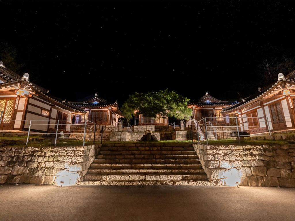 Fotografie z fotogalerie ubytování Rakkojae Hahoe Hanok Hotel v destinaci Andong
