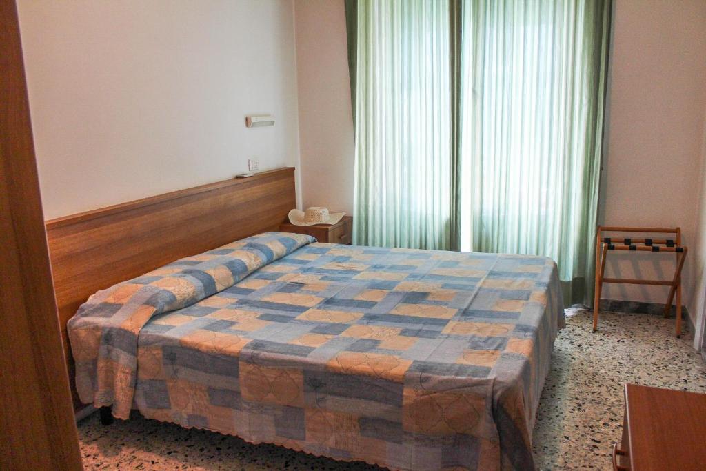 Hotel Holiday - Habitación Doble O Twin - Anexo