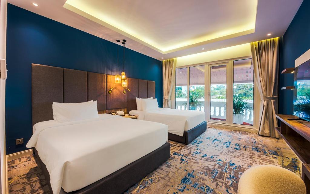 Queenco Hotel & Casino - 