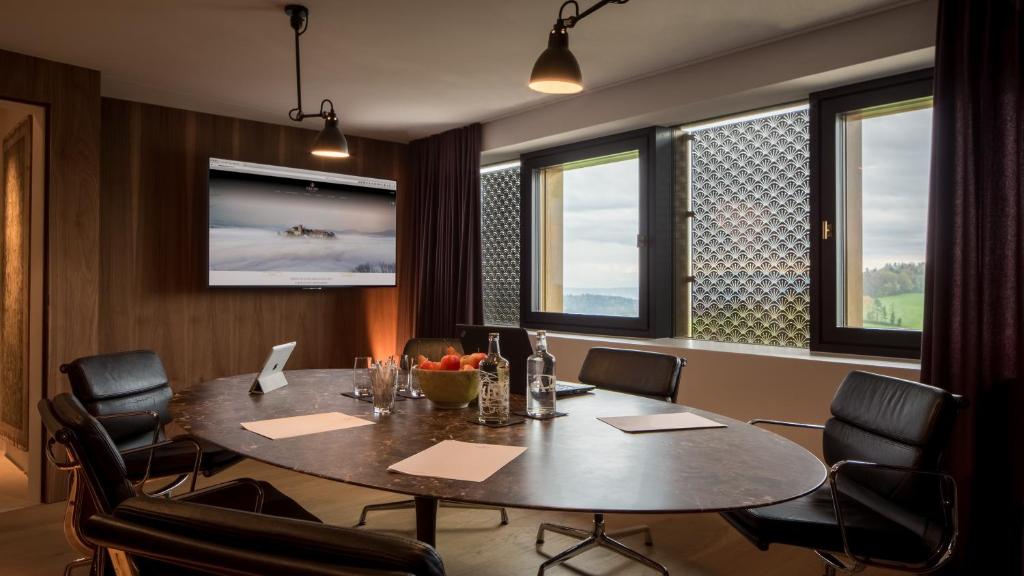 TV a/nebo společenská místnost v ubytování Hotel Krone Regensberg
