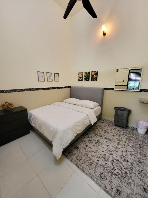 Postel nebo postele na pokoji v ubytování Homestay DAR AL - JUFRY Musliim only