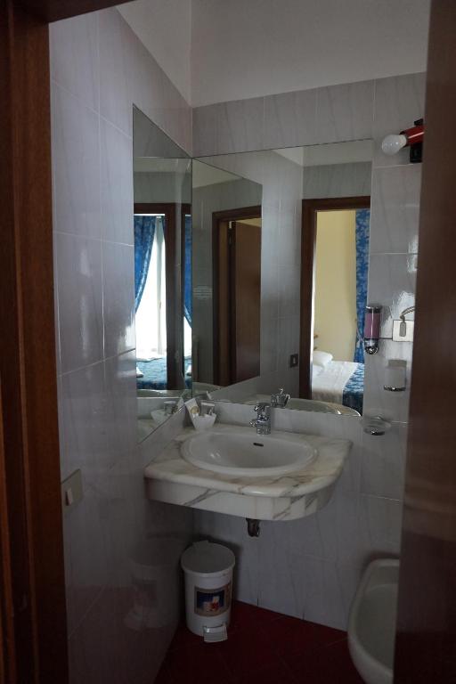 Hotel Tritone