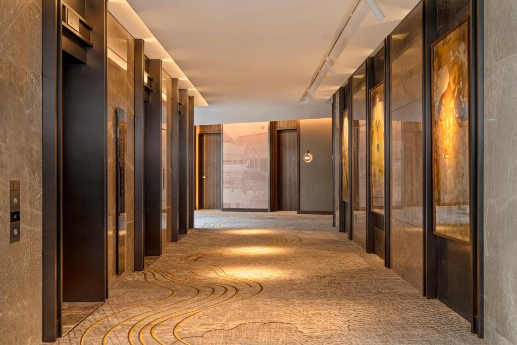 ハノイにあるDusit Le Palais Tu Hoa Hanoiのギャラリーの写真