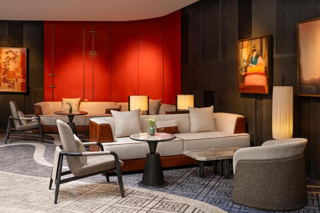 Dusit Le Palais Tu Hoa Hanoiにあるシーティングエリア