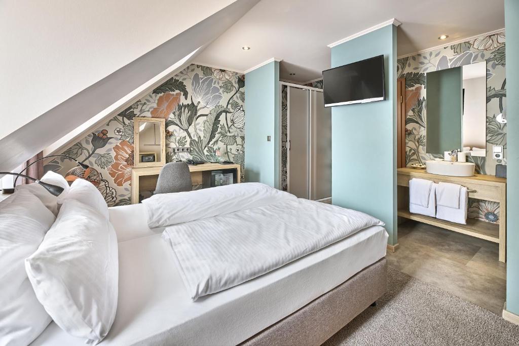 Hotel Germania - Standard Double Room With River View