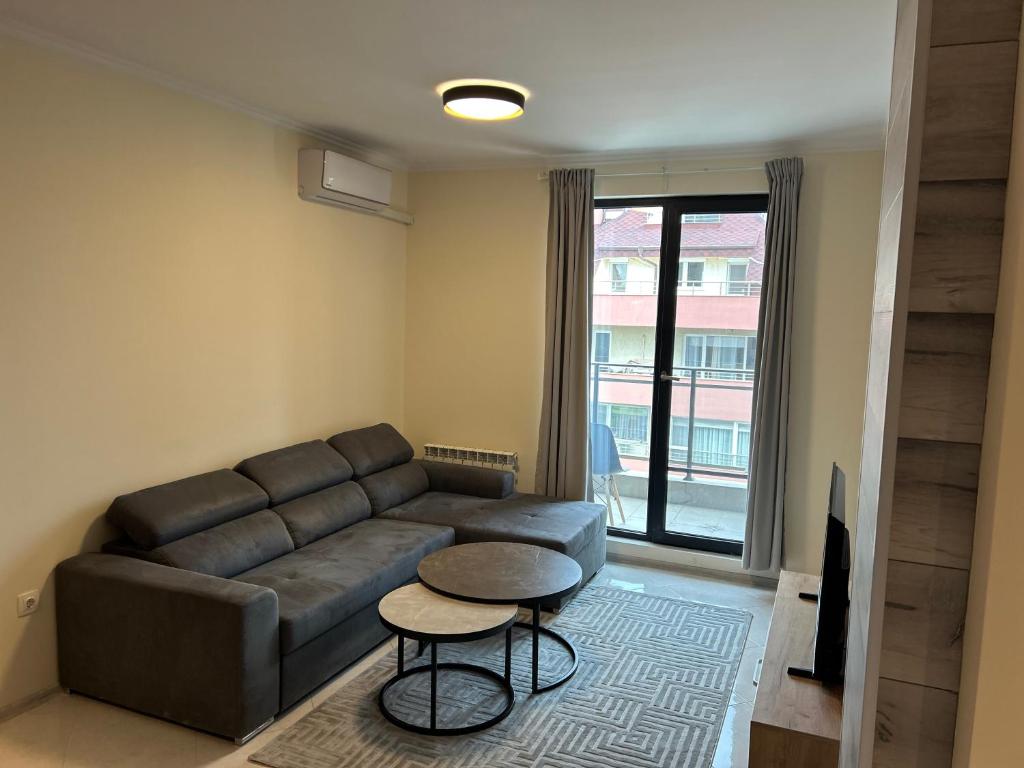 Ani's 2 Cozy 1 Bedroom Apartment