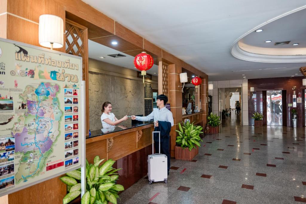 Hosté ubytování Dhevaraj Hotel