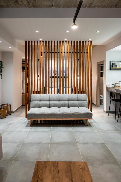 Wooden Style Apartment Piraeus Ferry Access Stay