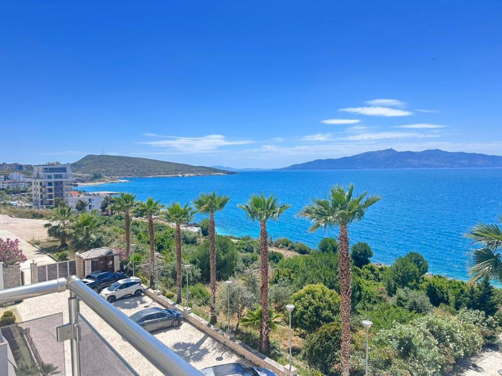 Flower Sea View Apartment
