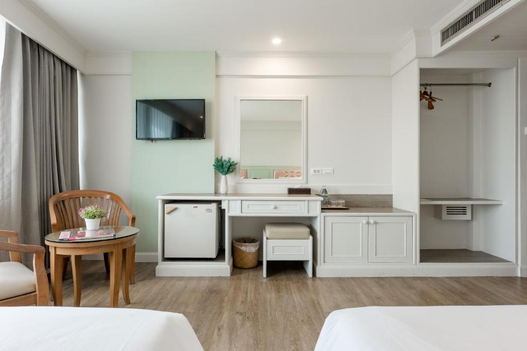 Kuchyň nebo kuchyňský kout v ubytování Dhevaraj Hotel
