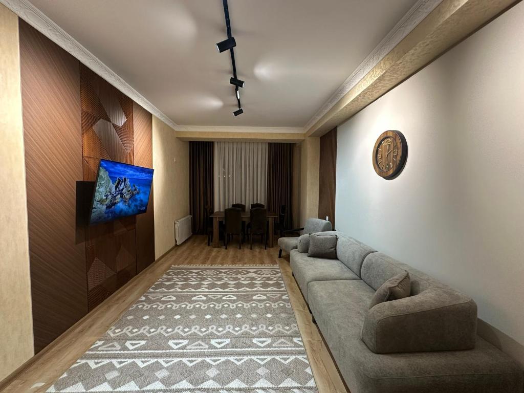 فضای داخلی Modern style apartment on the Haydar Aliyev center در باکو - تصویر ۳