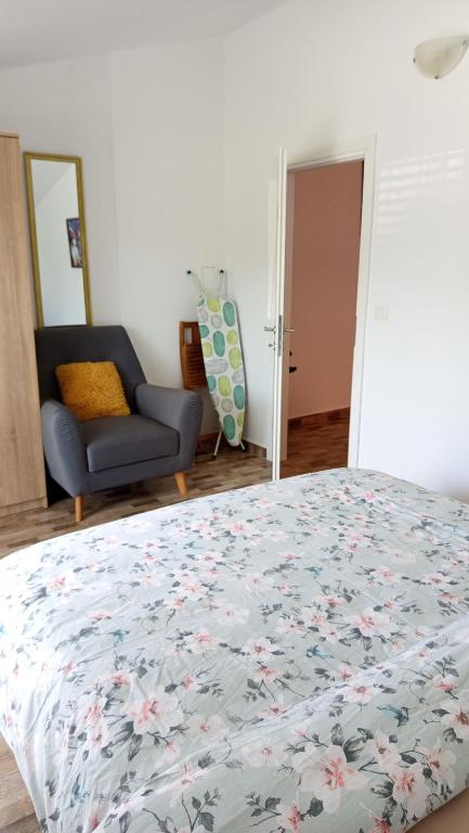Posteľ alebo postele v izbe v ubytovaní Apartmani Mirko Rovinj