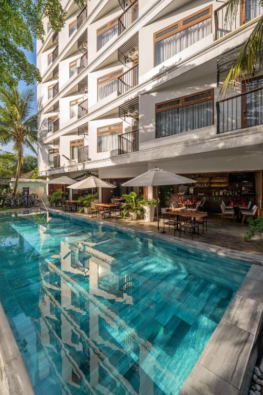Bazén v ubytování Hoi An Ocean Front Hotel nebo v jeho okolí