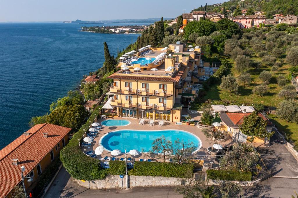 Bazén v ubytování All Inclusive Hotel Piccolo Paradiso nebo v jeho okolí