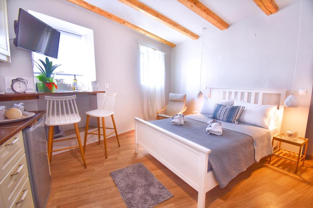 Mouragia Seaside Ground floor Studio